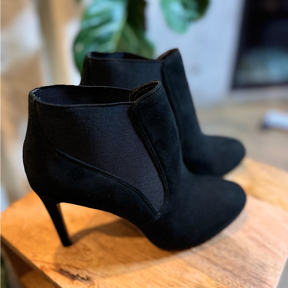 Via Spiga Black Suede Stiletto Booties